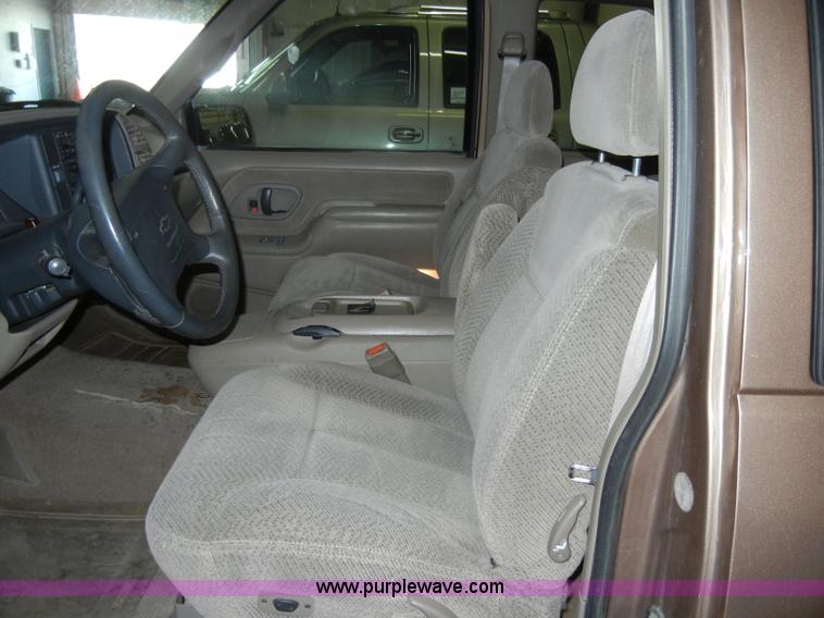 image for item C4088 1996 Chevrolet Silverado 1500 extended cab pickup truck