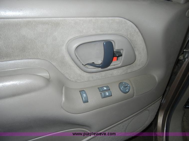 image for item C4088 1996 Chevrolet Silverado 1500 extended cab pickup truck