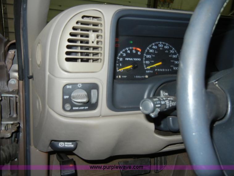 image for item C4088 1996 Chevrolet Silverado 1500 extended cab pickup truck