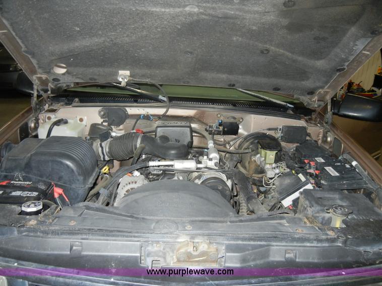 image for item C4088 1996 Chevrolet Silverado 1500 extended cab pickup truck