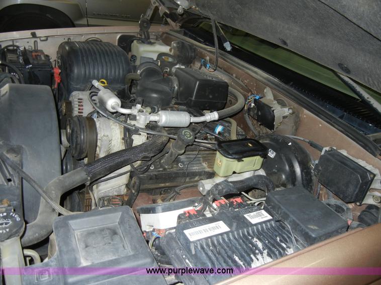 image for item C4088 1996 Chevrolet Silverado 1500 extended cab pickup truck