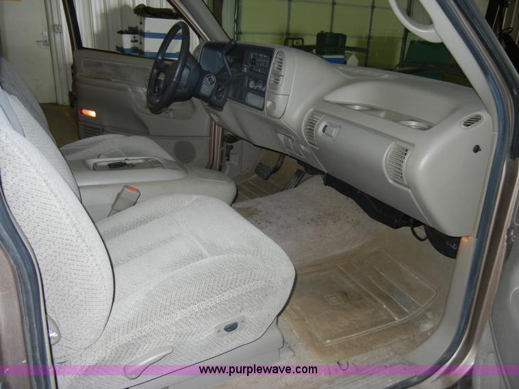 image for item C4088 1996 Chevrolet Silverado 1500 extended cab pickup truck