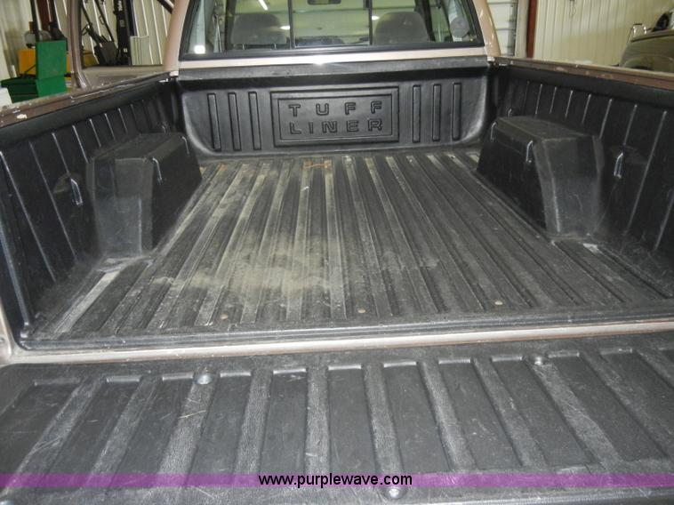 image for item C4088 1996 Chevrolet Silverado 1500 extended cab pickup truck