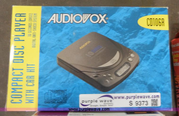 image for item S9373 Assorted electronics