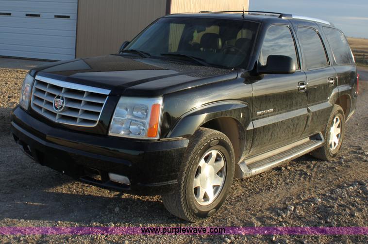 image for item A7319 2002 Cadillac Escalade EXT SUV