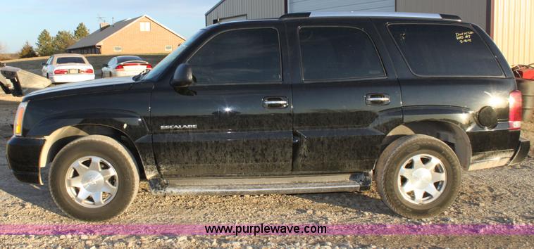 image for item A7319 2002 Cadillac Escalade EXT SUV