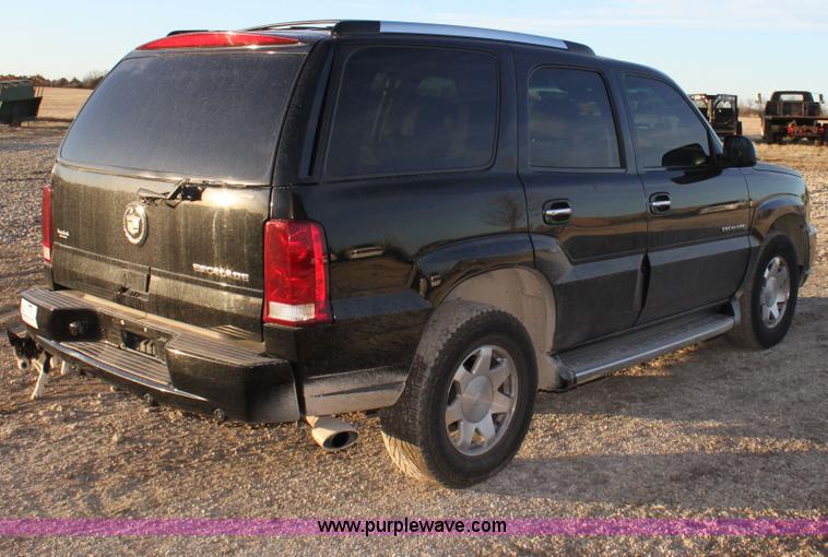 image for item A7319 2002 Cadillac Escalade EXT SUV