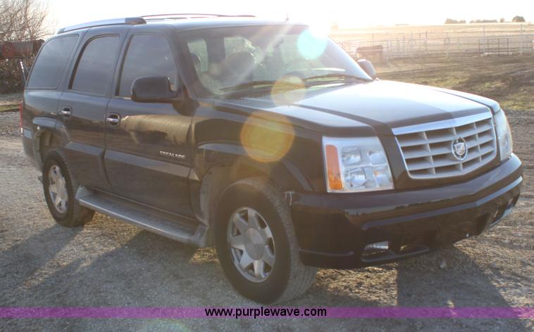 image for item A7319 2002 Cadillac Escalade EXT SUV