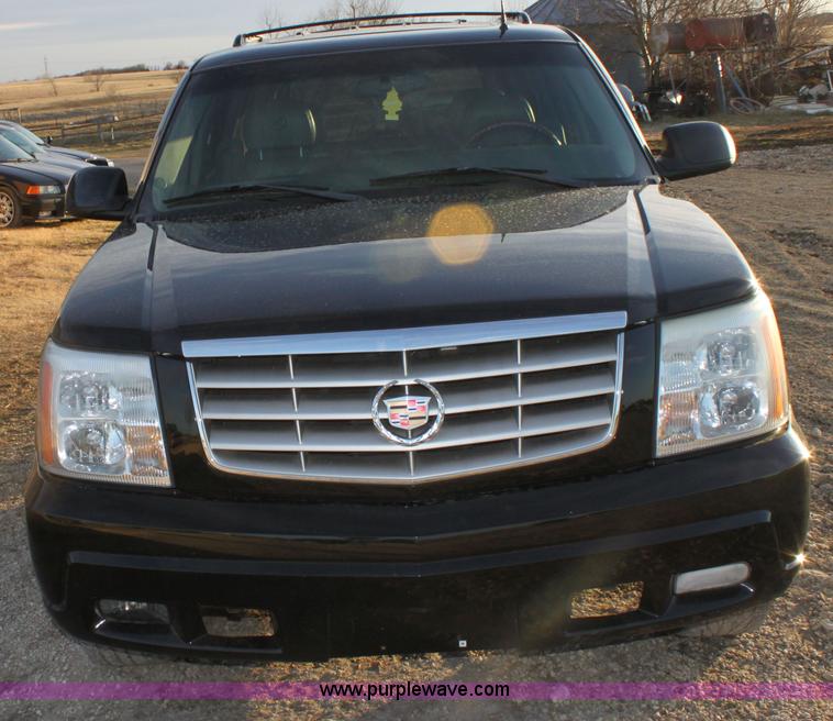 image for item A7319 2002 Cadillac Escalade EXT SUV