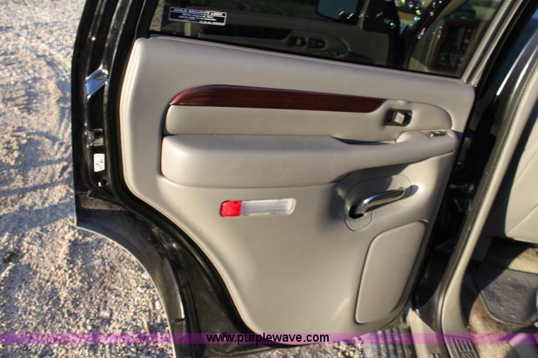 image for item A7319 2002 Cadillac Escalade EXT SUV