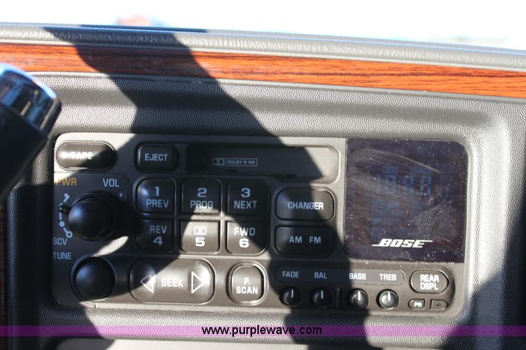 image for item A7319 2002 Cadillac Escalade EXT SUV