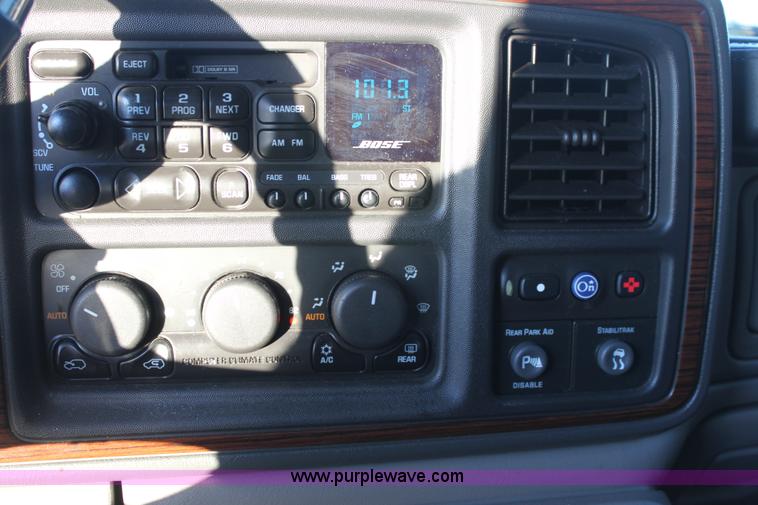 image for item A7319 2002 Cadillac Escalade EXT SUV