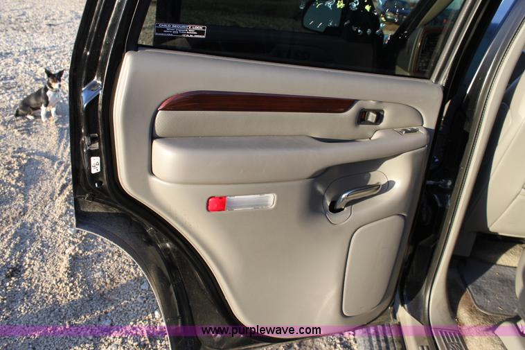 image for item A7319 2002 Cadillac Escalade EXT SUV