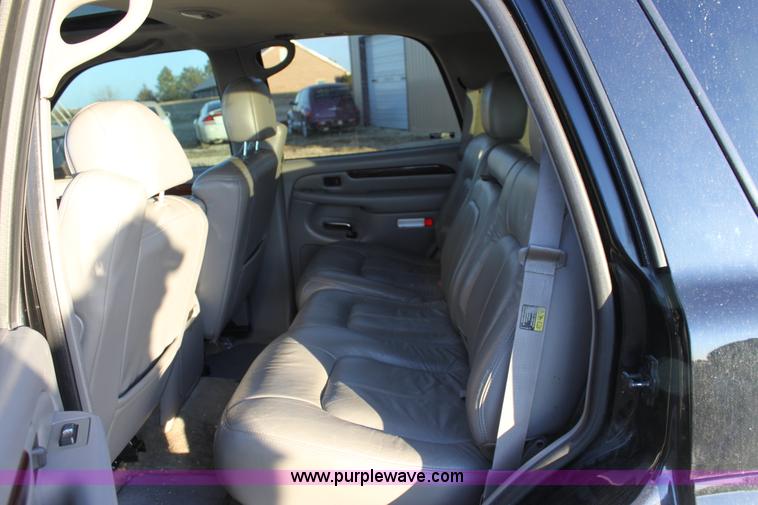 image for item A7319 2002 Cadillac Escalade EXT SUV