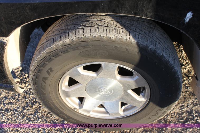 image for item A7319 2002 Cadillac Escalade EXT SUV