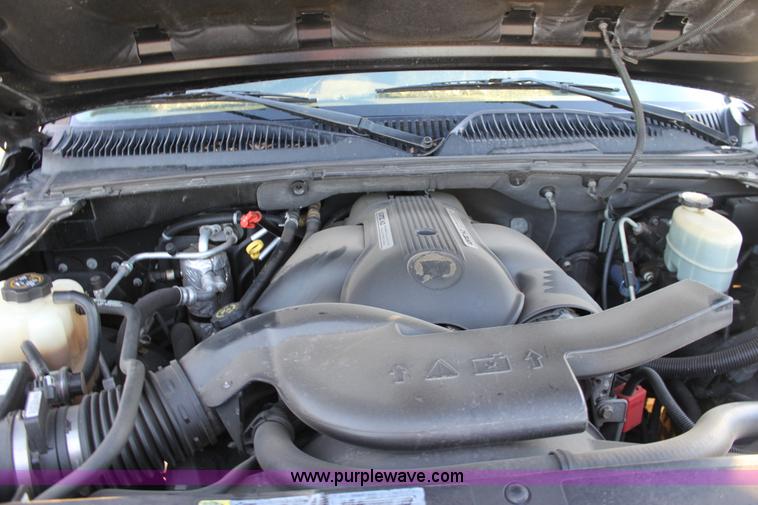 image for item A7319 2002 Cadillac Escalade EXT SUV