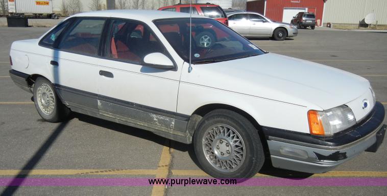 image for item C4072 1987 Ford Taurus LX