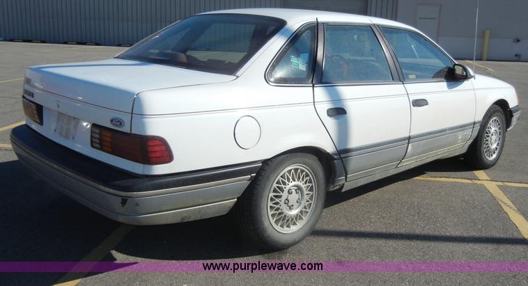 image for item C4072 1987 Ford Taurus LX