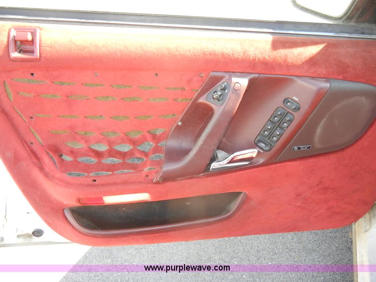 image for item C4072 1987 Ford Taurus LX