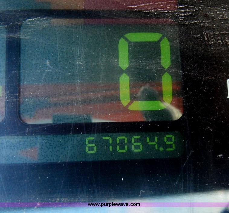 image for item C4072 1987 Ford Taurus LX