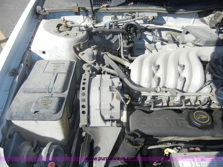 image for item C4072 1987 Ford Taurus LX