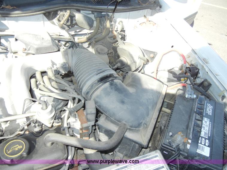 image for item C4072 1987 Ford Taurus LX