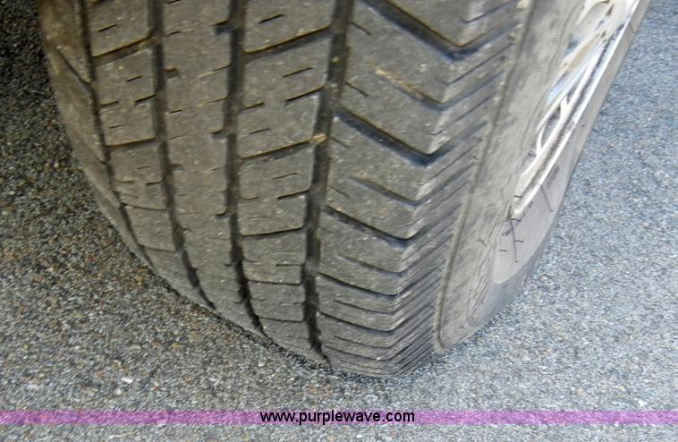 image for item C4072 1987 Ford Taurus LX