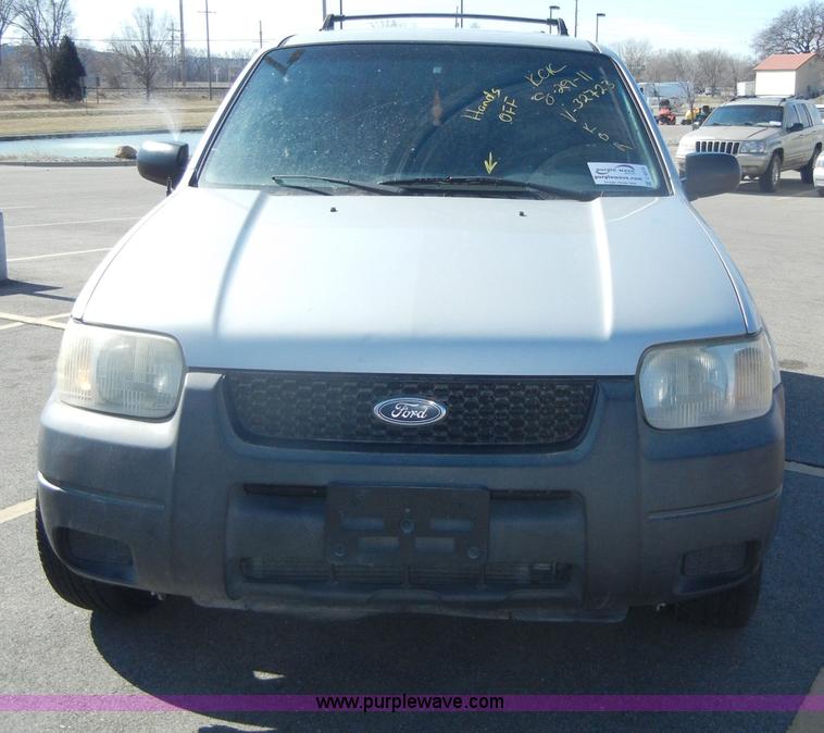 image for item C4073 2002 Ford Escape XLS SUV