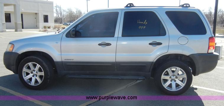image for item C4073 2002 Ford Escape XLS SUV
