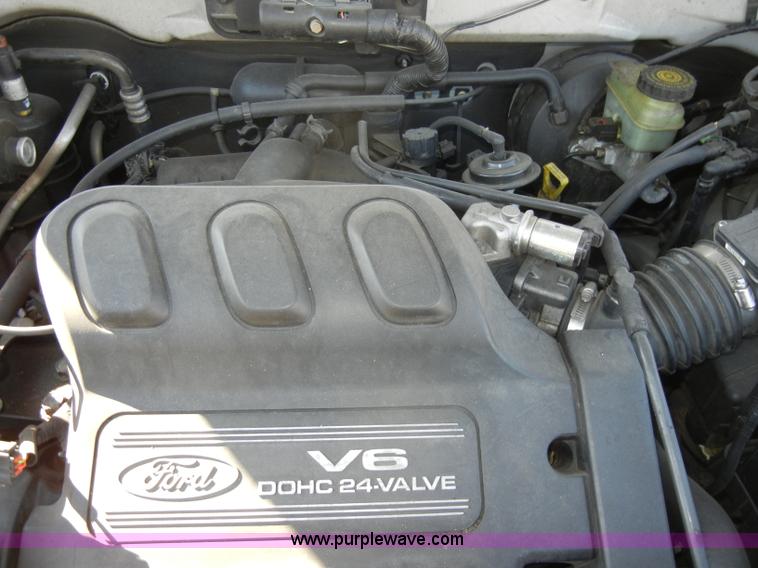 image for item C4073 2002 Ford Escape XLS SUV
