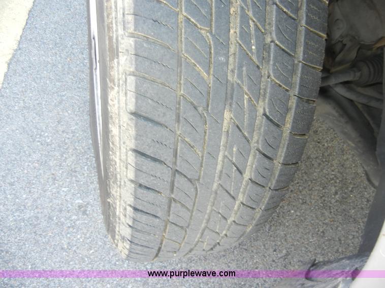 image for item C4073 2002 Ford Escape XLS SUV