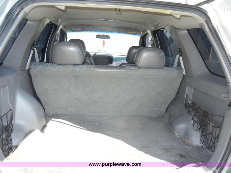 image for item C4073 2002 Ford Escape XLS SUV