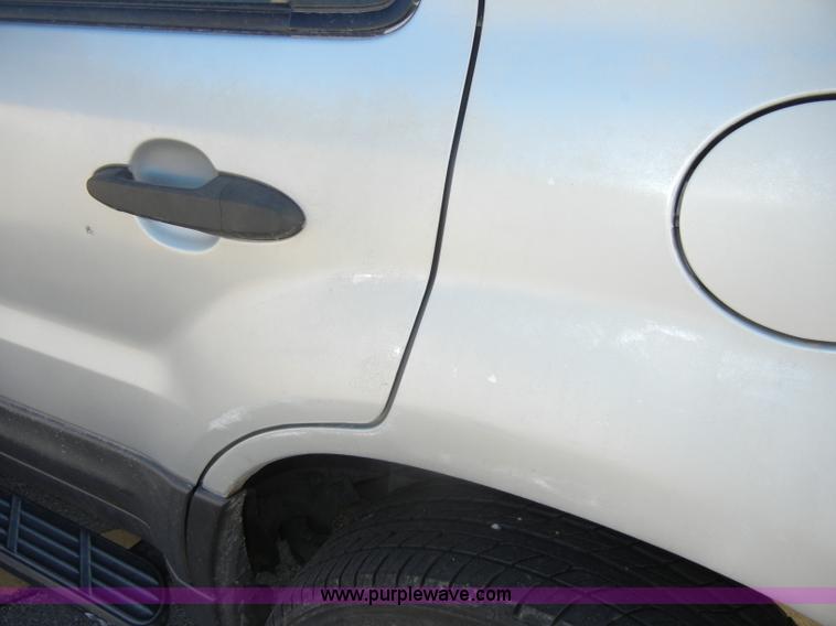 image for item C4073 2002 Ford Escape XLS SUV