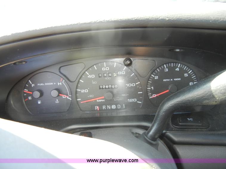 image for item C4074 2000 Ford Taurus SEL