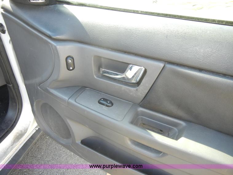 image for item C4074 2000 Ford Taurus SEL