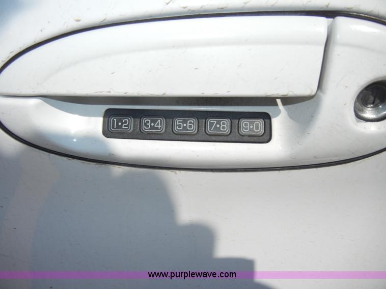 image for item C4074 2000 Ford Taurus SEL