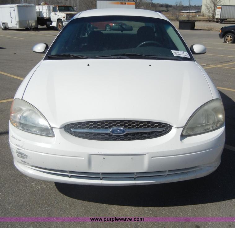 image for item C4075 2001 Ford Taurus SES