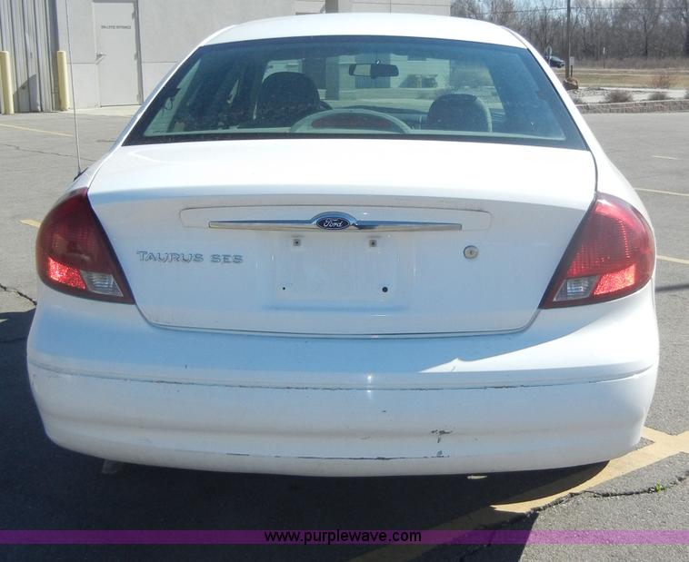 image for item C4075 2001 Ford Taurus SES