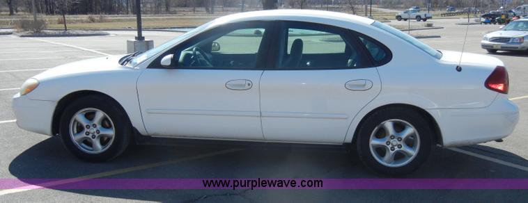 image for item C4075 2001 Ford Taurus SES