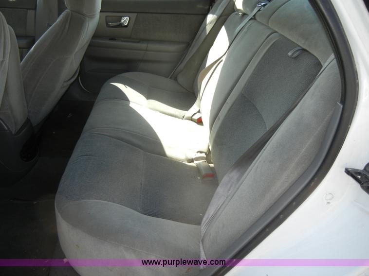 image for item C4075 2001 Ford Taurus SES