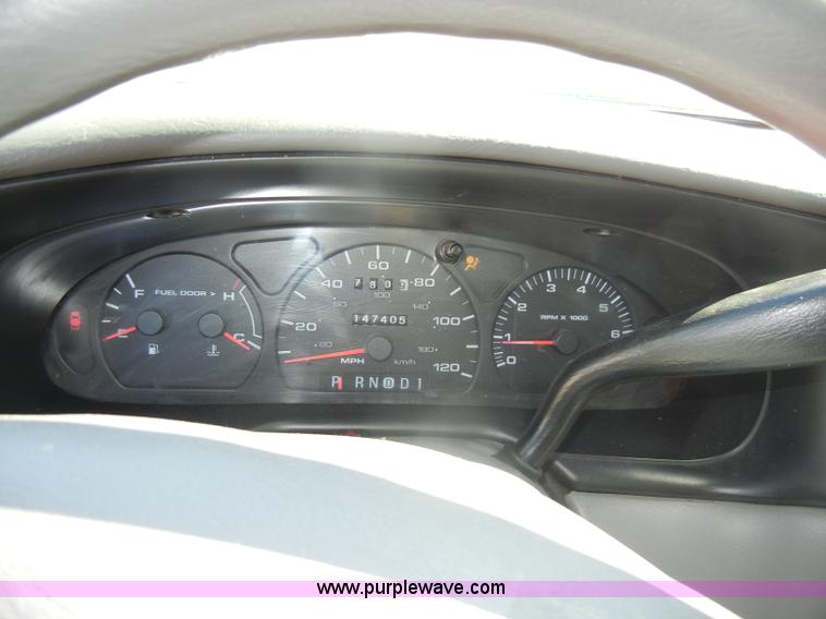 image for item C4075 2001 Ford Taurus SES