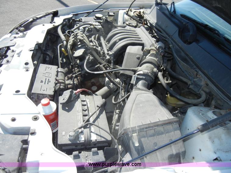 image for item C4075 2001 Ford Taurus SES