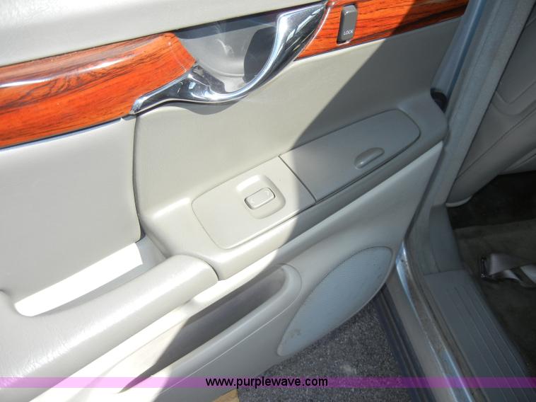 image for item C4077 2001 Cadillac DeVille
