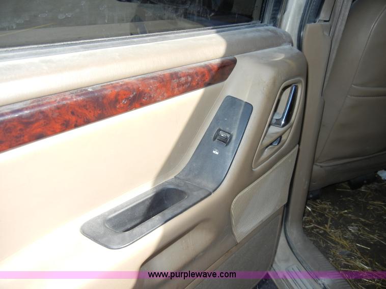 image for item C4078 2000 Jeep Grand Cherokee Limited SUV