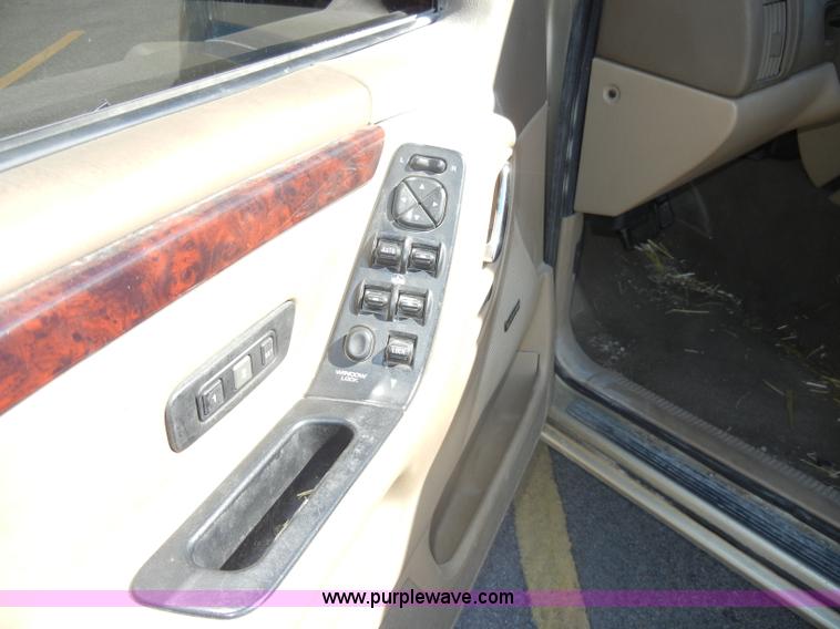 image for item C4078 2000 Jeep Grand Cherokee Limited SUV
