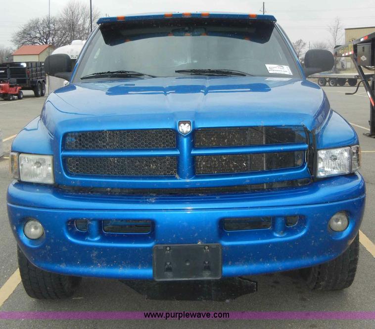 image for item C4110 2000 Dodge Ram 1500 pickup truck