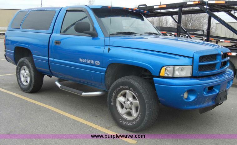 image for item C4110 2000 Dodge Ram 1500 pickup truck