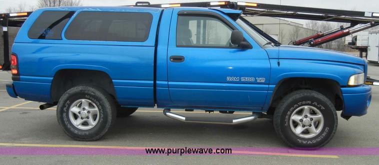 image for item C4110 2000 Dodge Ram 1500 pickup truck