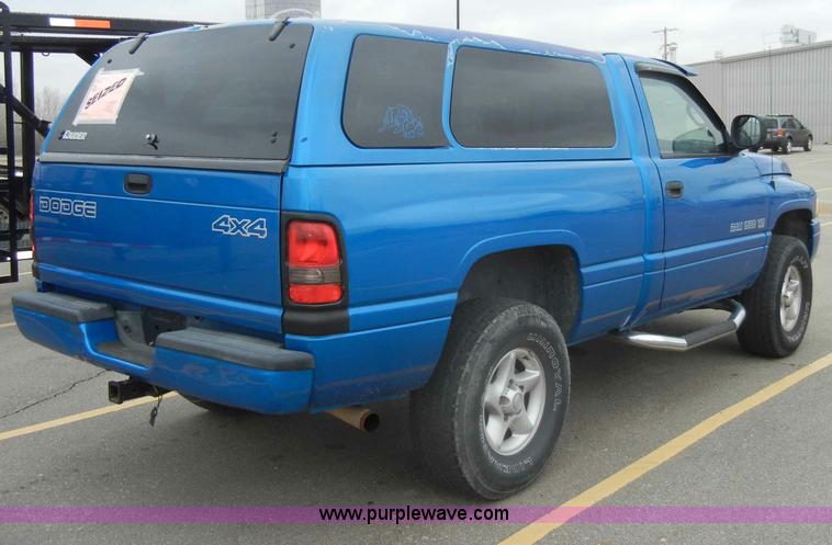 image for item C4110 2000 Dodge Ram 1500 pickup truck