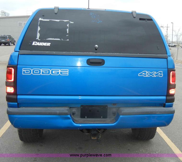 image for item C4110 2000 Dodge Ram 1500 pickup truck